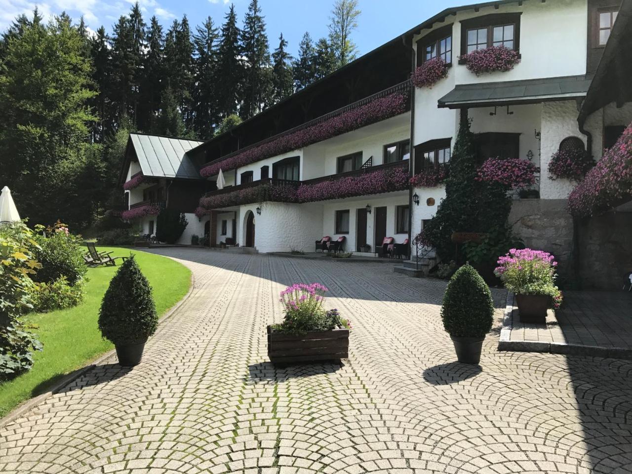 普瑞灵格兰德宫酒店 瓦门施泰纳赫 外观 照片